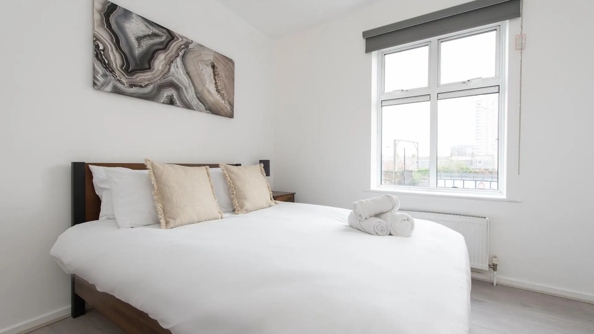 Modern Luxury Apartment By Bow Road Station London 0*,